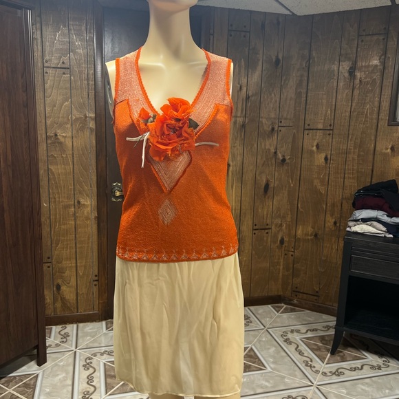 Dolce&Gabbana orange lurex sleeveless top with large flower pin, size S,good - Picture 11 of 11